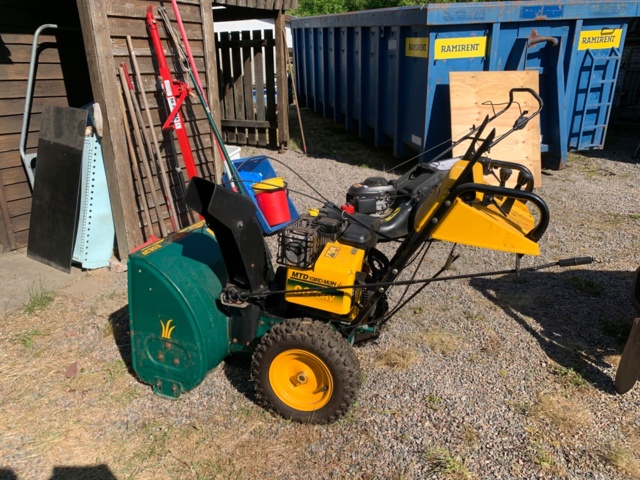 1035576-1 Snöslunga MTD Yard-Man