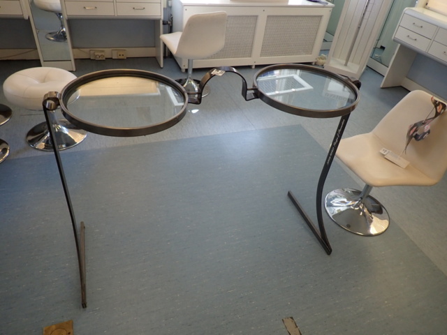 1045452-1 Cheeky design table