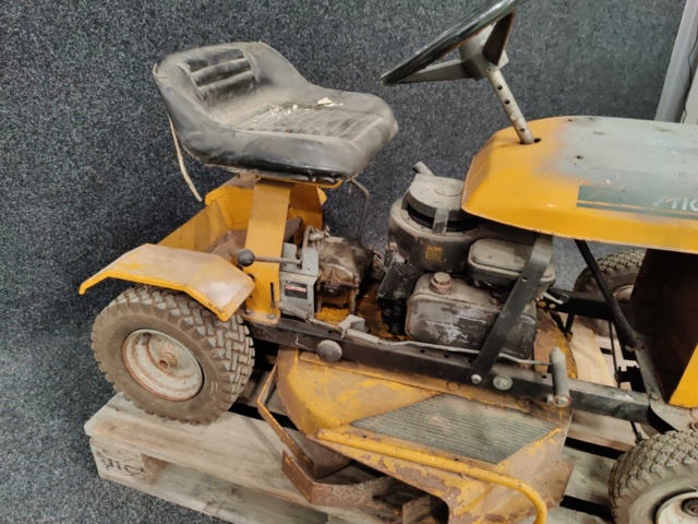 1045402-4 Riding mower Stiga Villa 24"