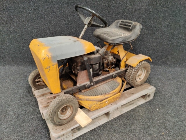 1045402-7 Riding mower Stiga Villa 24"