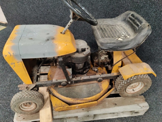 1045402-8 Riding mower Stiga Villa 24"