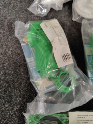 1045408-3 Wall boxes Uponor