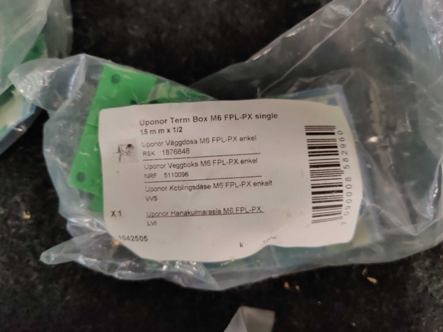 1045408-6 Wall boxes Uponor