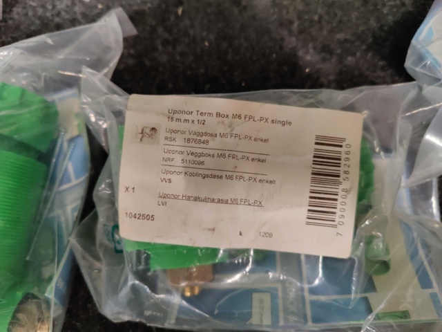 1045408-8 Wall boxes Uponor