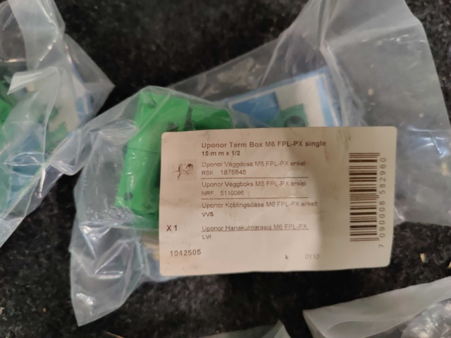 1045408-9 Wall boxes Uponor