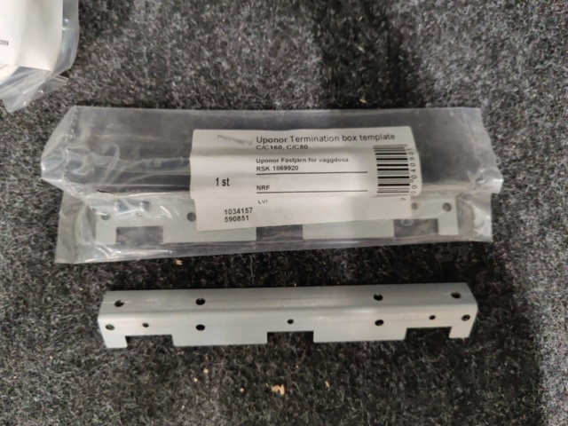 1045408-17 Wall boxes Uponor
