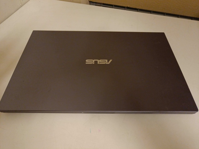 1043036-8 Laptop Asus X515J