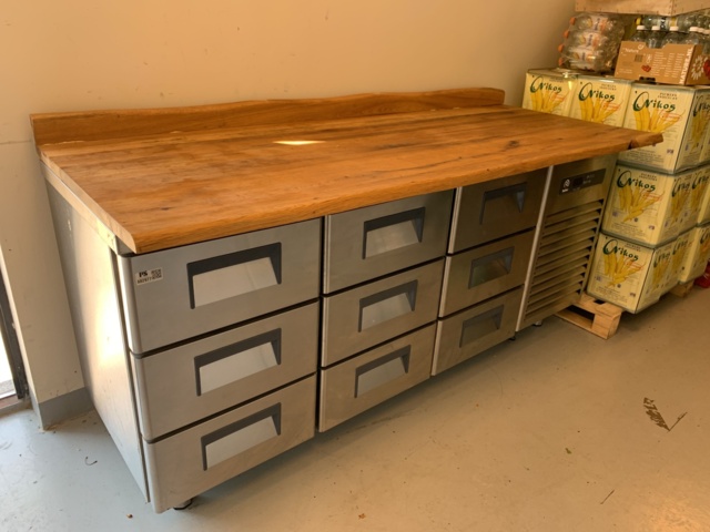 882977-1 Cooler with drawers