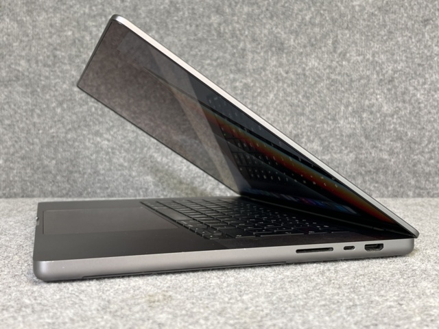 963387-7 MacBook Pro M1 16", 32GB / 1TB