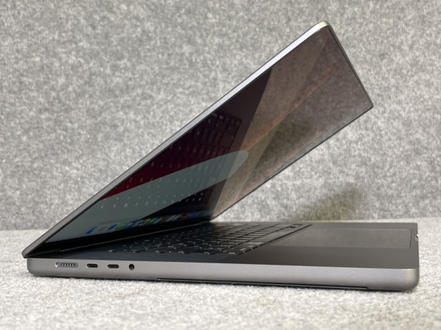 963387-8 MacBook Pro M1 16", 32GB / 1TB