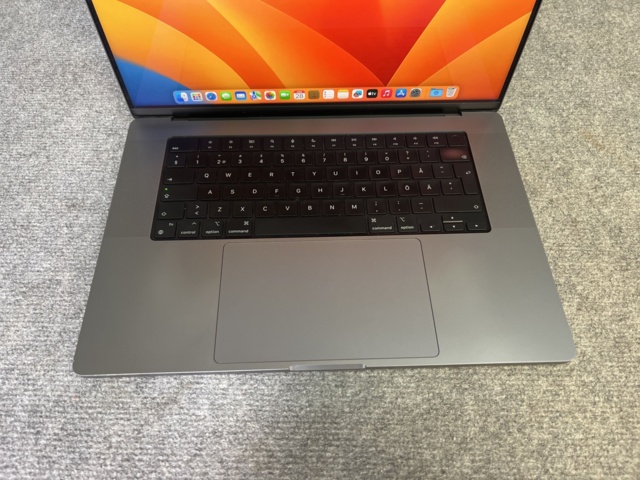963392-3 MacBook Pro M1 16", 32GB / 1TB