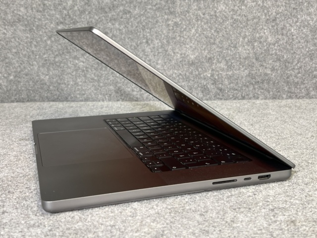 963392-6 MacBook Pro M1 16", 32GB / 1TB