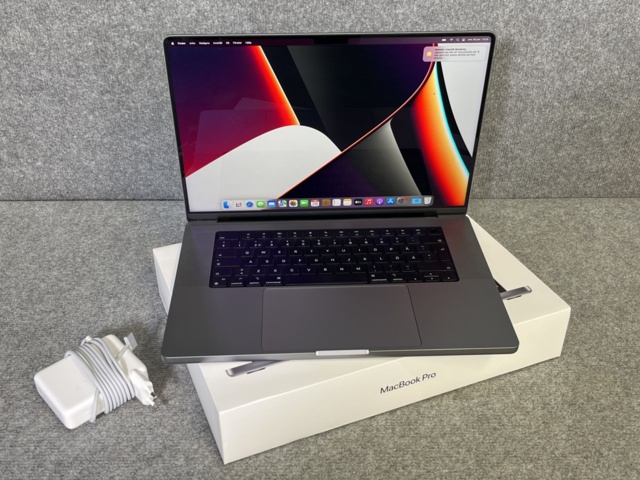 963394-14 MacBook Pro M1 16", 32GB / 1TB