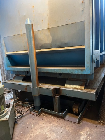 1042595-14 Garbage compactor with scissor lift table