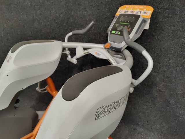 1047230-3 Running machine Octane Fitness Zero Runner