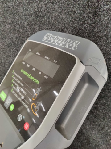 1047230-7 Running machine Octane Fitness Zero Runner