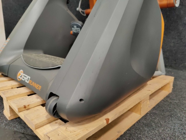 1047230-10 Running machine Octane Fitness Zero Runner