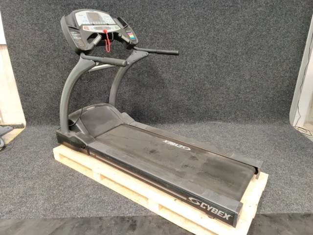 1047233-12 Treadmill Cybex 530T Pro+