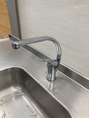 1045660-4 Stainless kitchen bench with sink