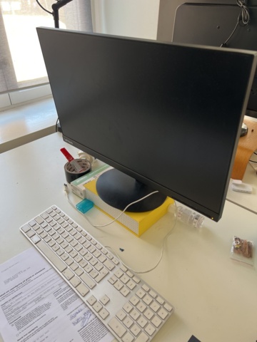 1023689-6 Desktop computer, monitors, keyboard and mouse