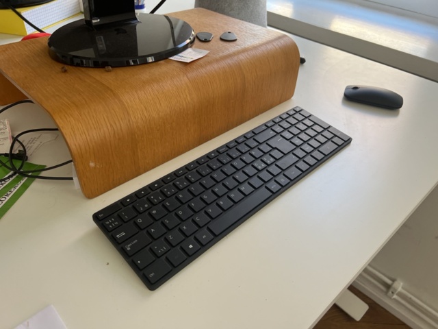 1023691-11 Stationär dator med tangentbord och mus