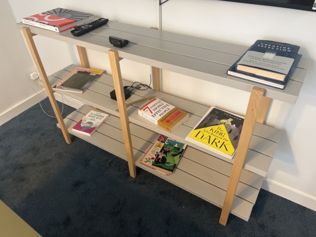 1023704-7 Conference furniture