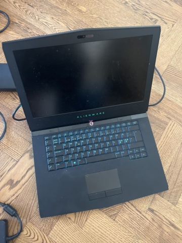 1023709-2 Laptop Alienware P69F001