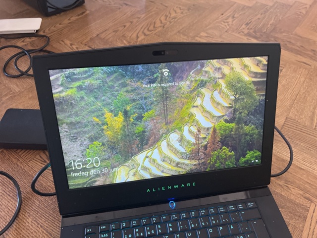 1023709-3 Laptop Alienware P69F001