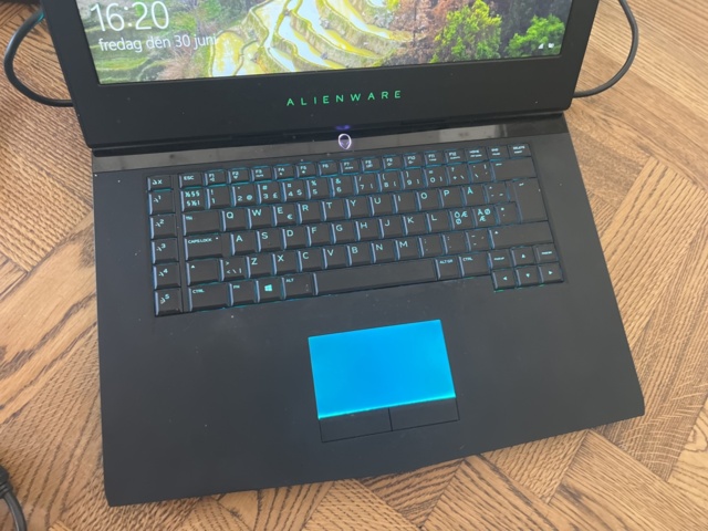 1023709-4 Laptop Alienware P69F001