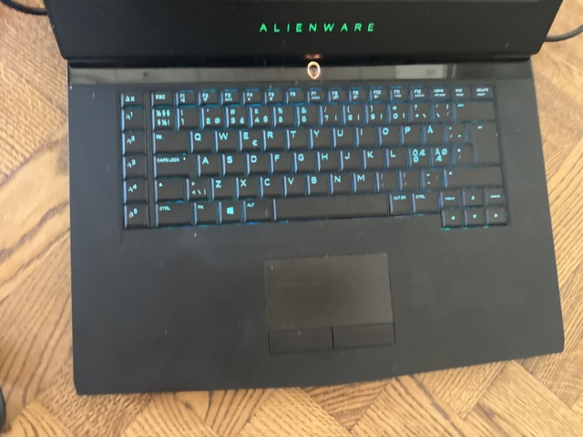 1023709-5 Laptop Alienware P69F001