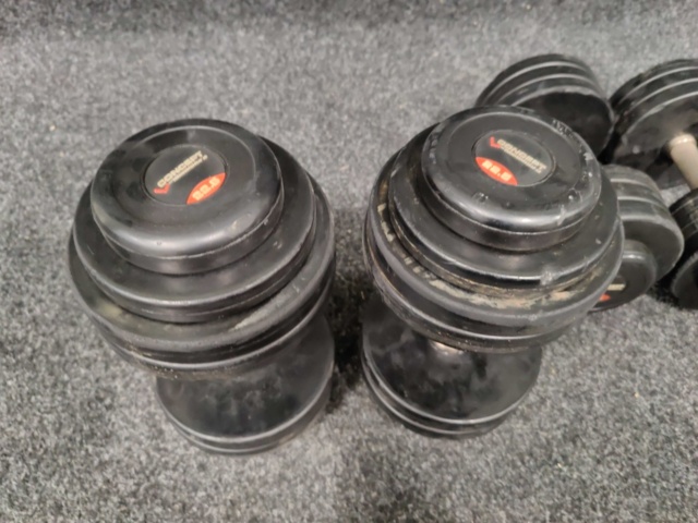 1047268-3 6 dumbbells Concept