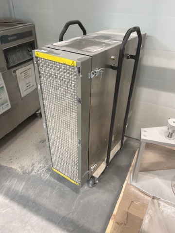 1022166-1 Mobile air filter on wheels