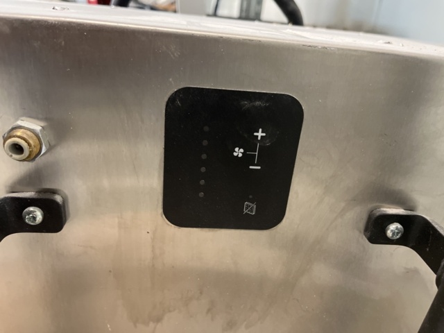 1022166-4 Mobile air filter on wheels