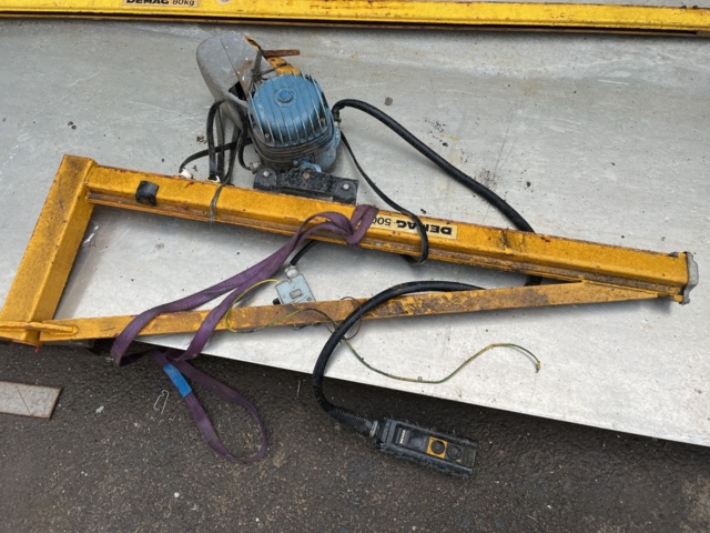 1042620-1 Telefer 500 kg with wall swing crane Demag