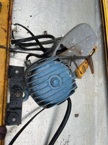 1042620-4 Telefer 500 kg with wall swing crane Demag