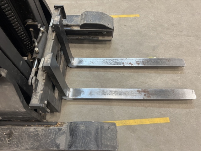 1022184-4 Forklift truck