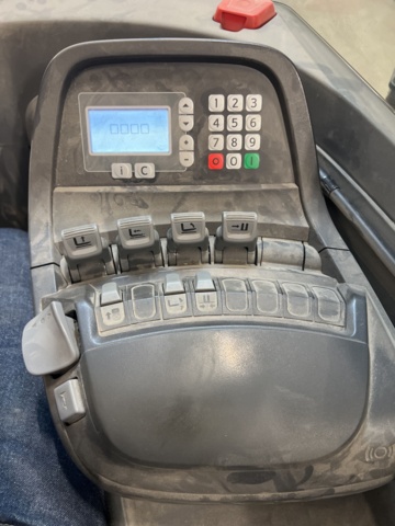 1022184-8 Forklift truck