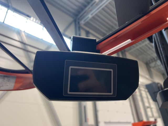 1022184-12 Forklift truck