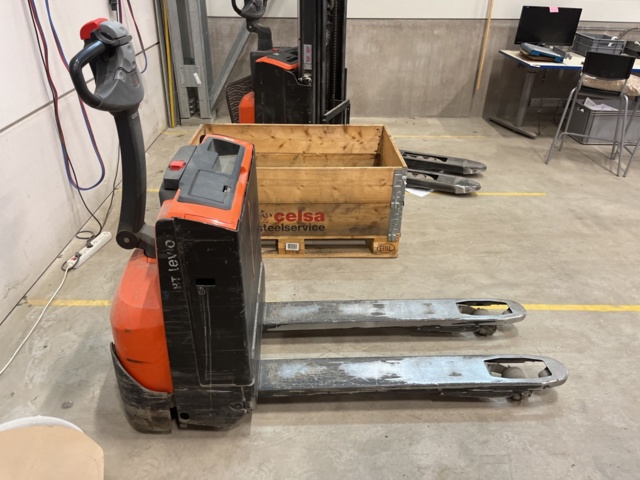 1022187-1 Low lift BT LWE140 -2014