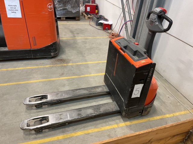 1022187-2 Low lift BT LWE140 -2014