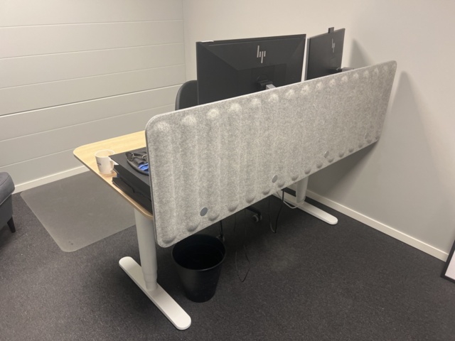 1022253-2 Office workplace