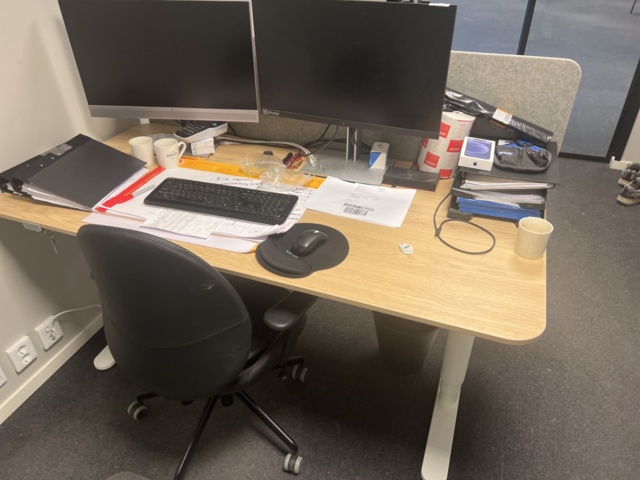 1022253-1 Office workplace