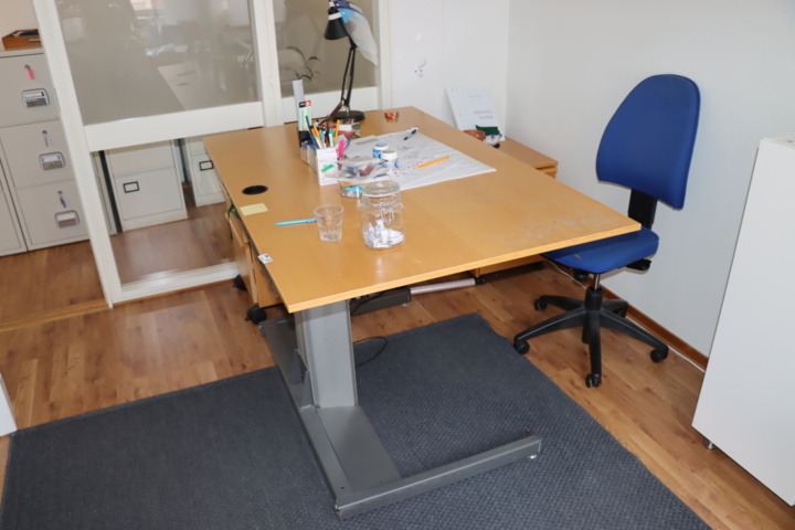 1033603-5 Raised/retractable Desk 160x100