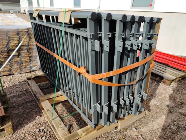 984564-4 12 French balcony railings