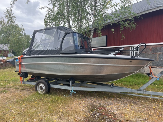1013117-6 Faster 525 SC Tohatsu 90hp 4-stroke 2021 only 10 hours, trailer