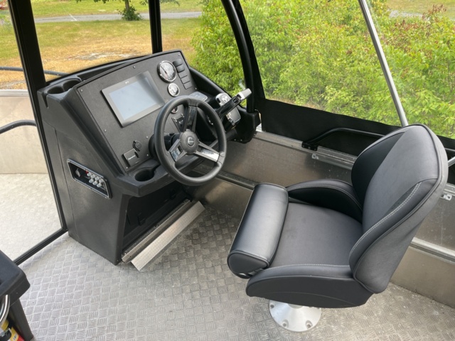 1013117-16 Faster 525 SC Tohatsu 90hp 4-stroke 2021 only 10 hours, trailer