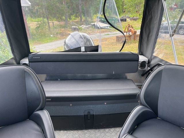 1013117-18 Faster 525 SC Tohatsu 90hp 4-stroke 2021 only 10 hours, trailer