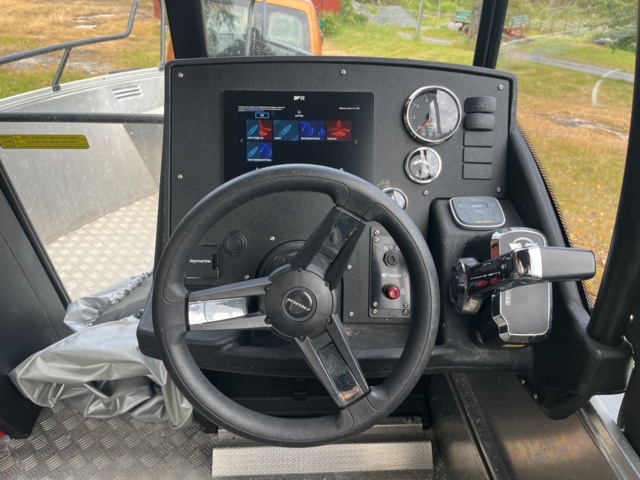 1013117-21 Faster 525 SC Tohatsu 90hp 4-stroke 2021 only 10 hours, trailer