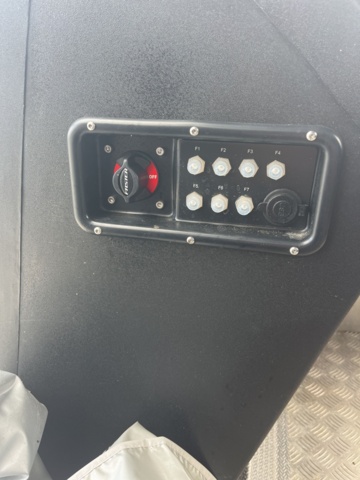 1013117-25 Faster 525 SC Tohatsu 90hp 4-stroke 2021 only 10 hours, trailer