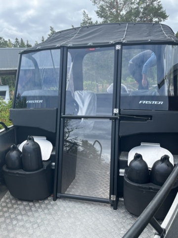 1013117-29 Faster 525 SC Tohatsu 90hp 4-stroke 2021 only 10 hours, trailer